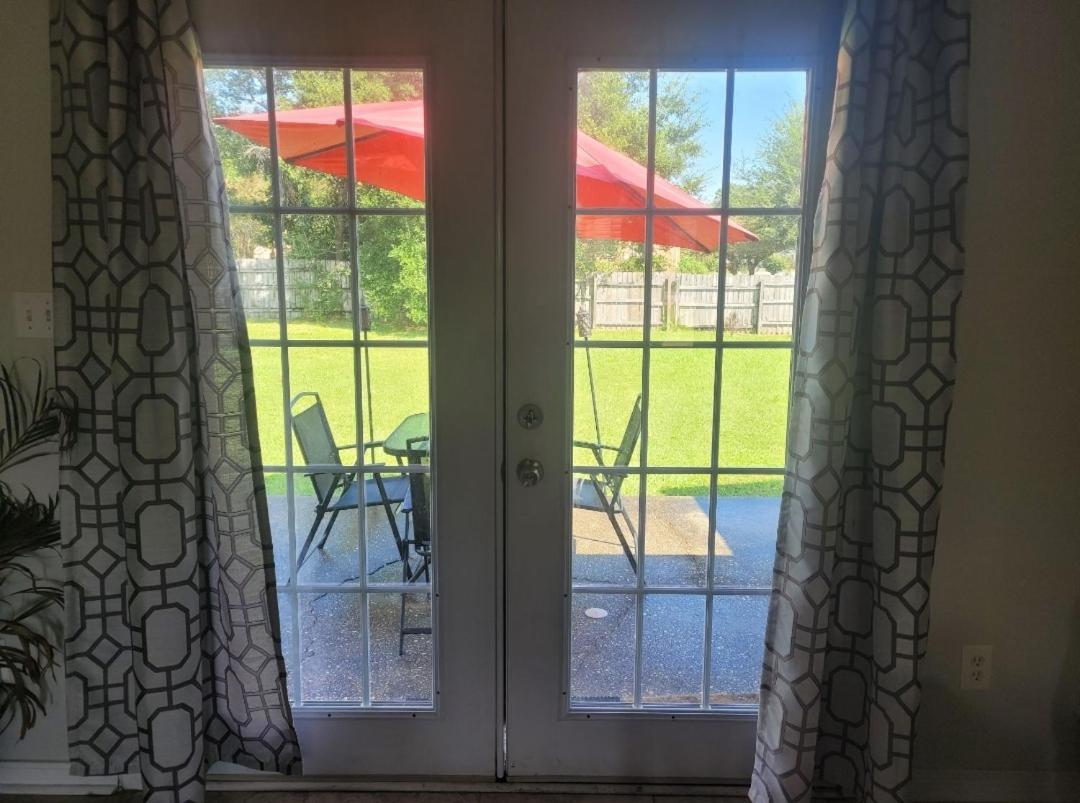 Bedroom Four Minutes From Beach بينساكولا المظهر الخارجي الصورة