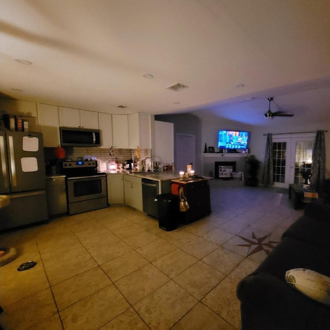 Bedroom Four Minutes From Beach بينساكولا المظهر الخارجي الصورة
