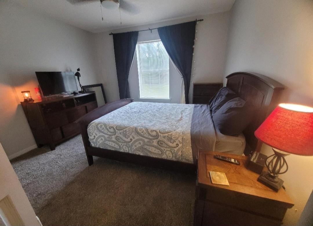 Bedroom Four Minutes From Beach بينساكولا المظهر الخارجي الصورة