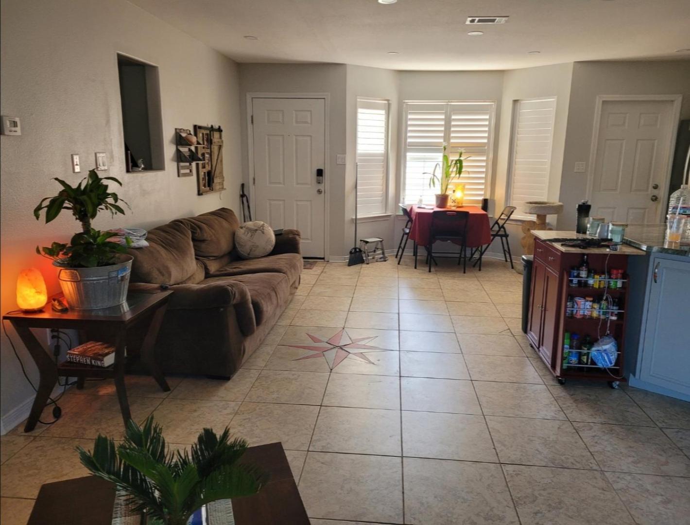 Bedroom Four Minutes From Beach بينساكولا المظهر الخارجي الصورة