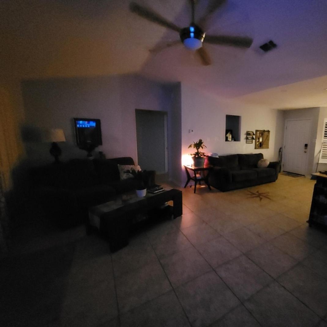 Bedroom Four Minutes From Beach بينساكولا المظهر الخارجي الصورة