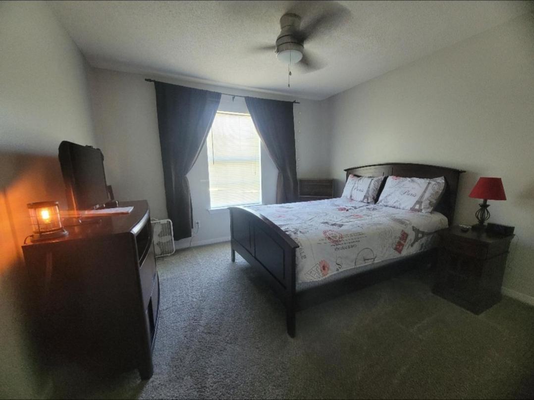 Bedroom Four Minutes From Beach بينساكولا المظهر الخارجي الصورة